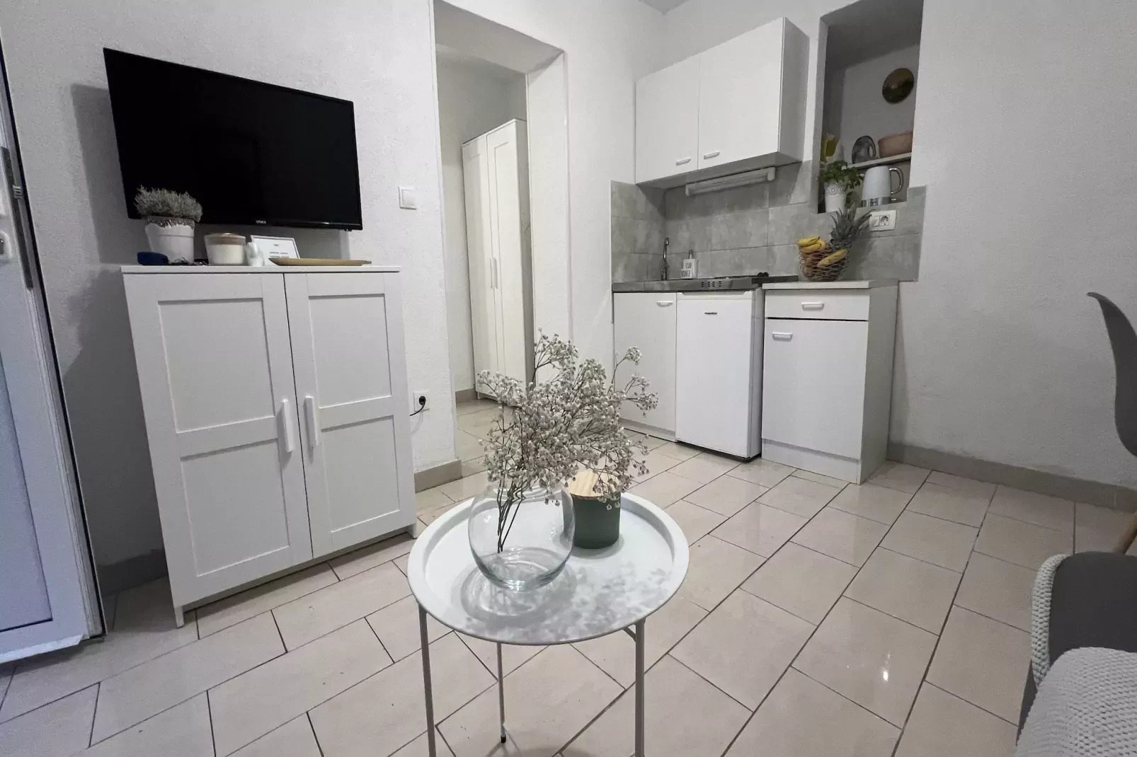 Apartmani Vela Makarska - Studio With Garden View-Keuken