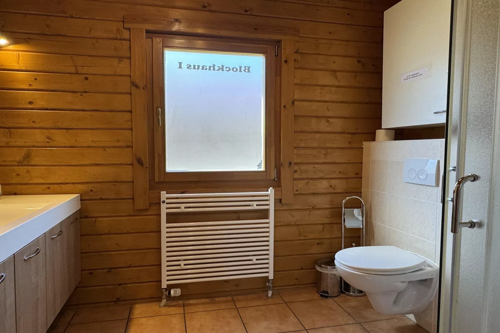 Blockhaus II-Badkamer
