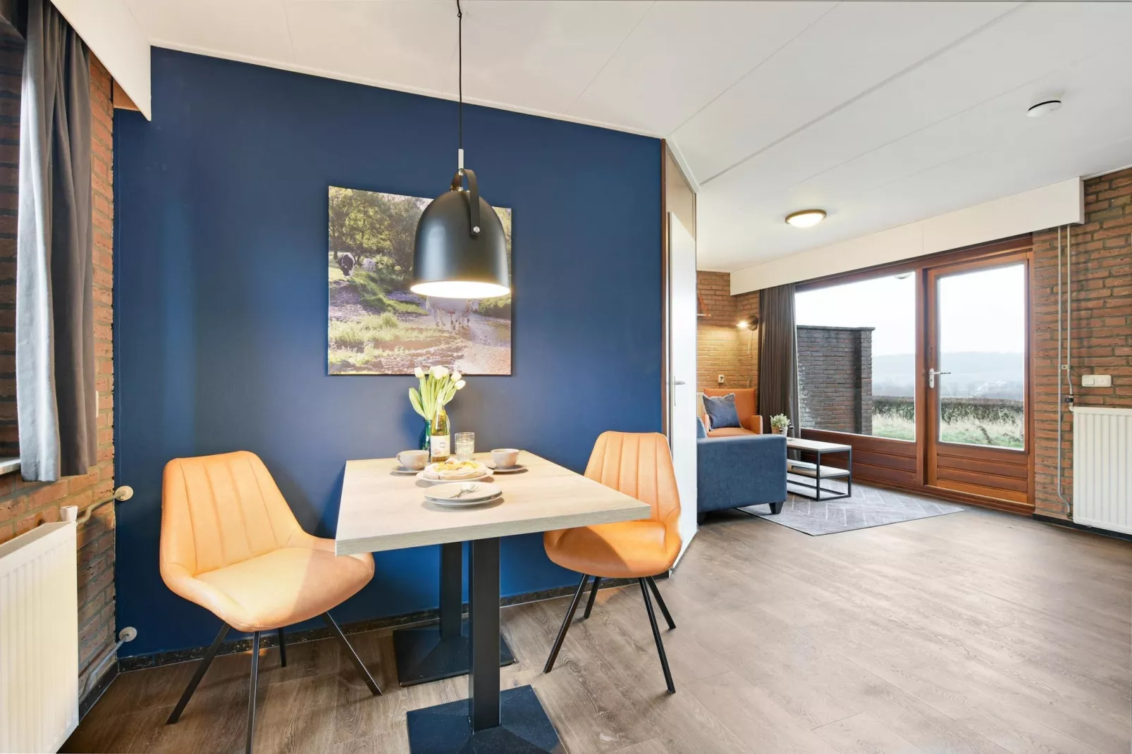 Vakantiepark Reevallis 1-Eetkamer