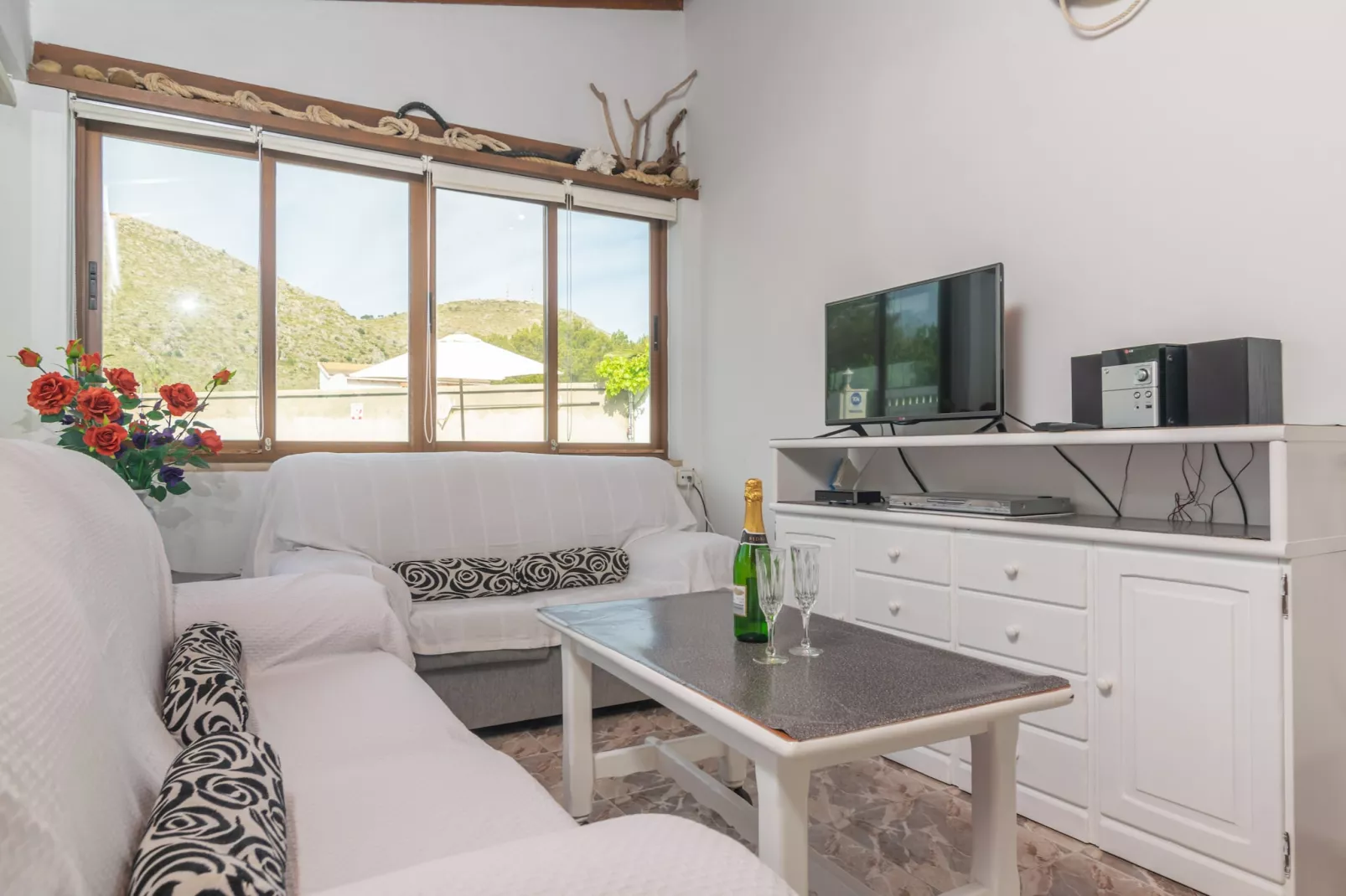 Villa Luna-Image-tags.