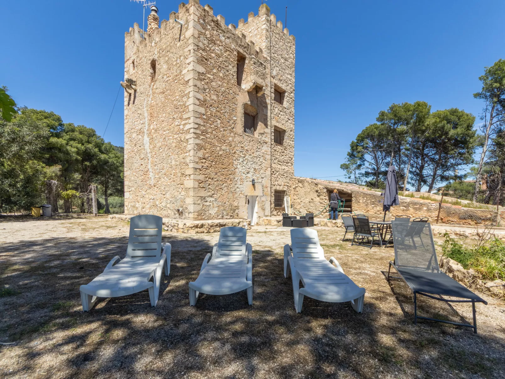 Torre Morralla-Buiten
