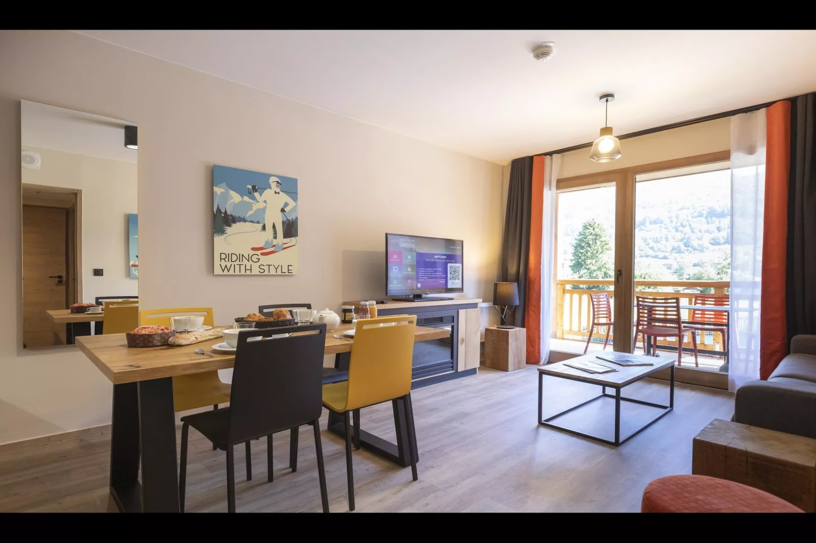 SAMOËNS-S8LV-Eetkamer