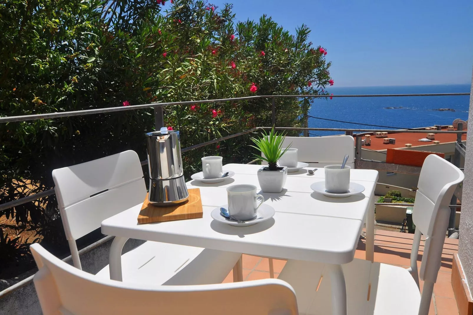 1172 CANYELLES vista Mar-Terrasbalkon