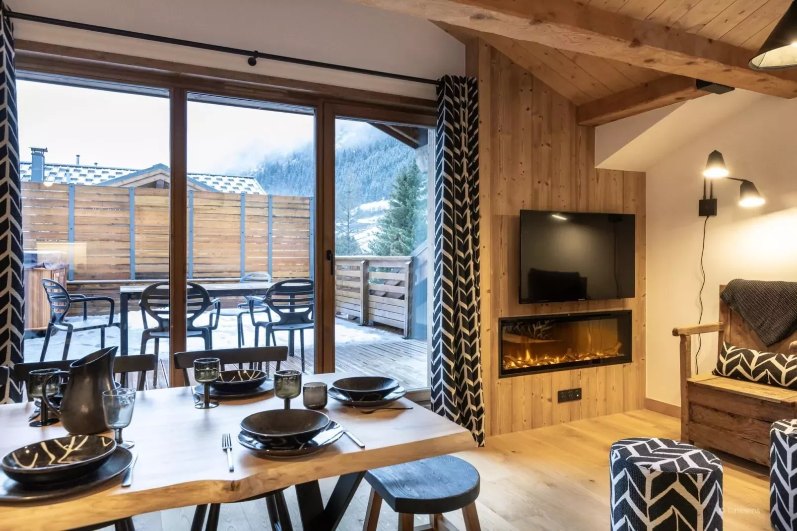 CHAPELLE DABONDANCE Le Flocon Blanc A40P-Eetkamer