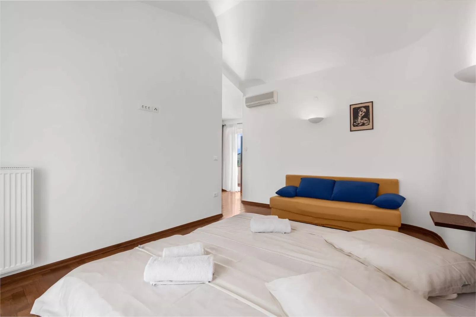 Villa Beauty with Private Pool-Slaapkamer