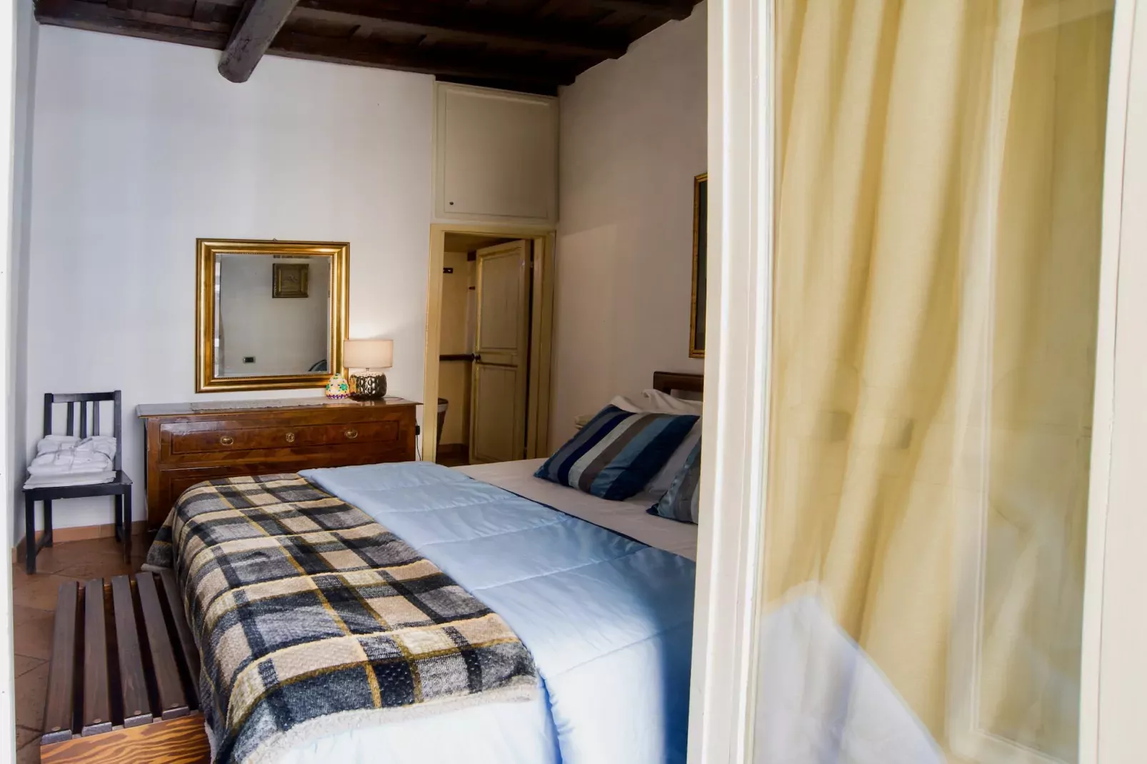 Trevi Fountain Apartment-Slaapkamer