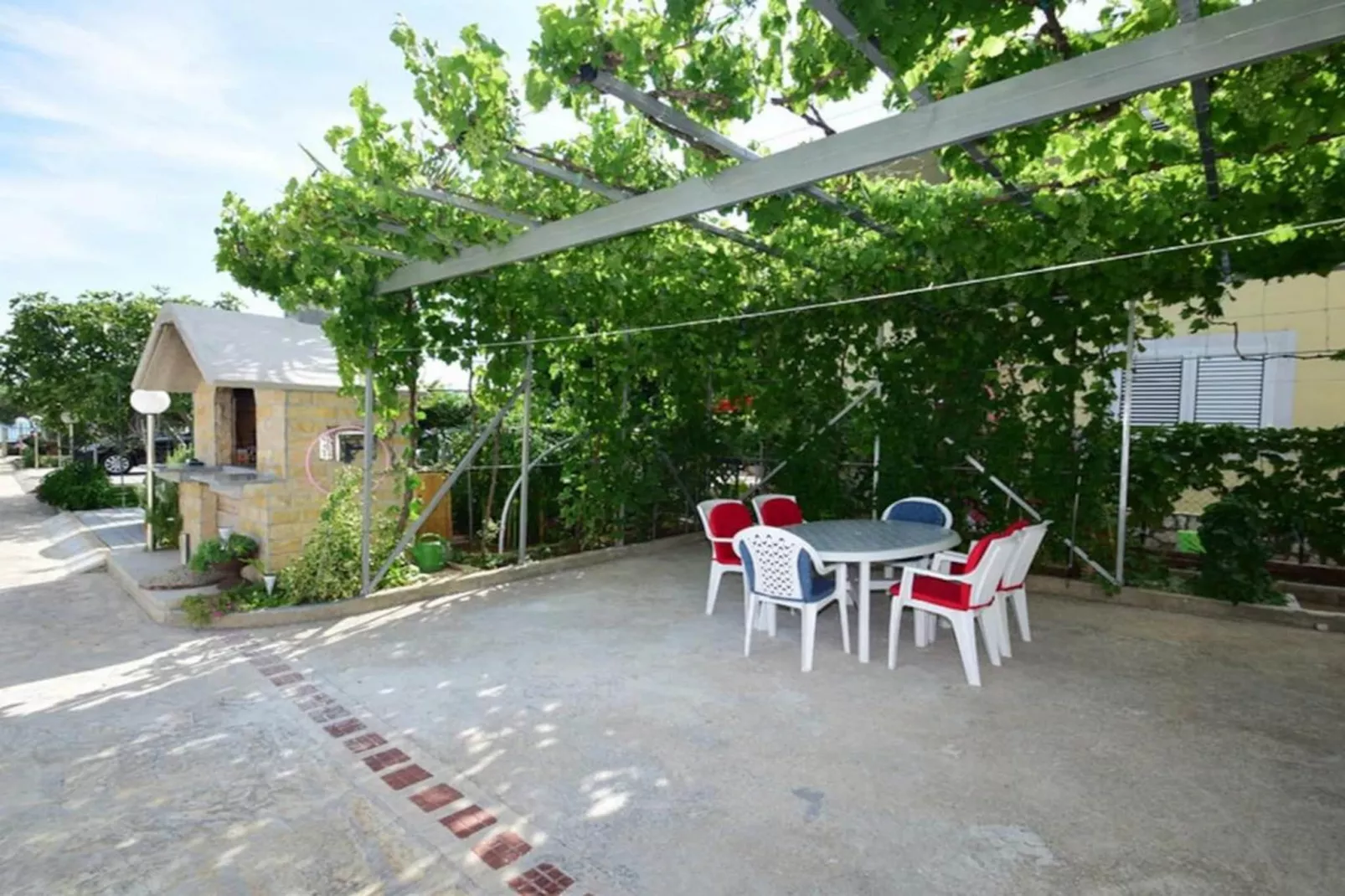 Apartments Olga - two bedroom apartment A2-Buitenlucht