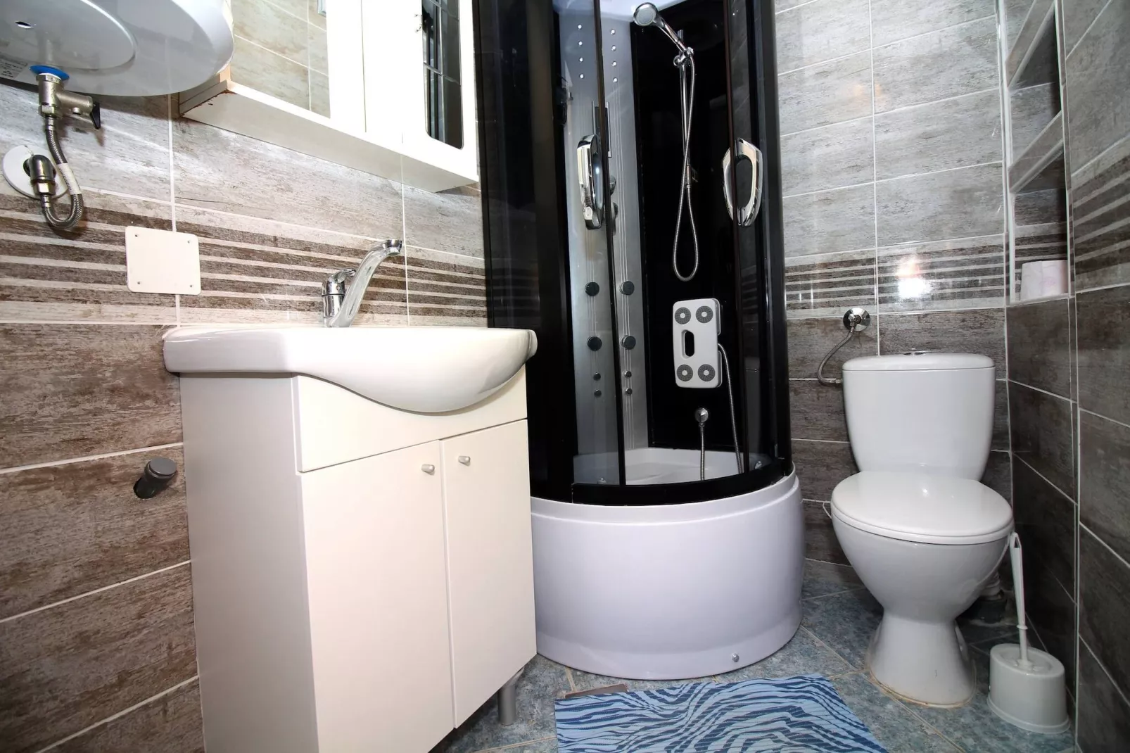 Holiday Home Serov-Badkamer
