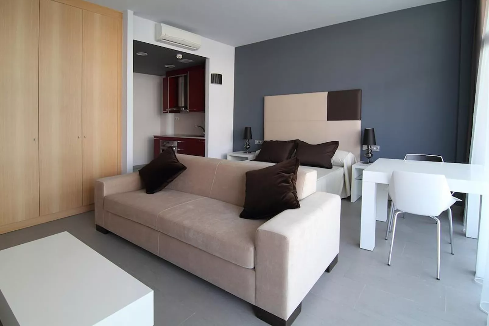 APOLO SUITES RENTALMAR 2/4-Slaapkamer