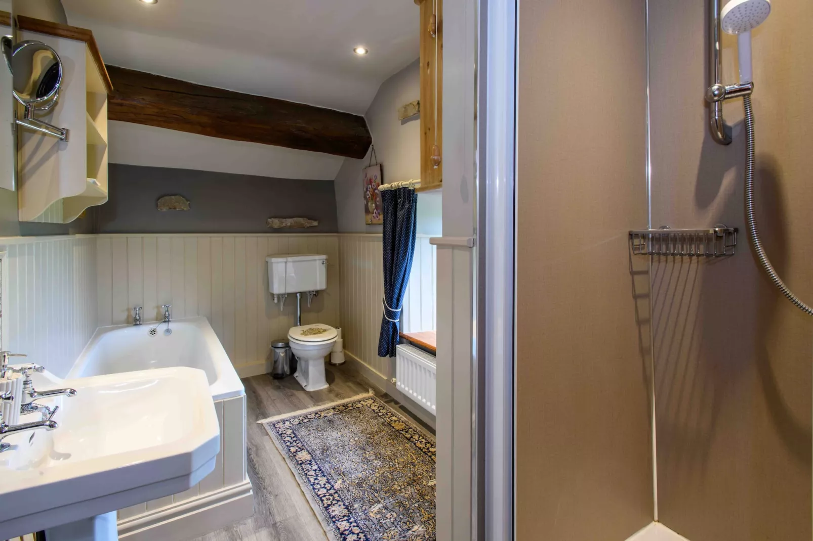 Shepherds Cottage at Mile House Farm-Badkamer