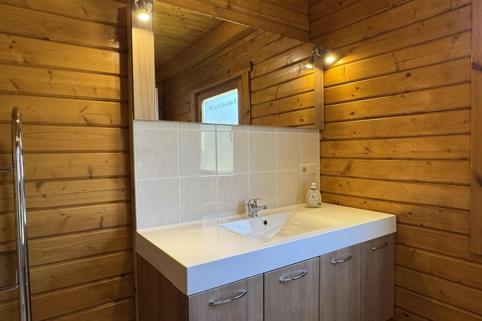Blockhaus II-Badkamer