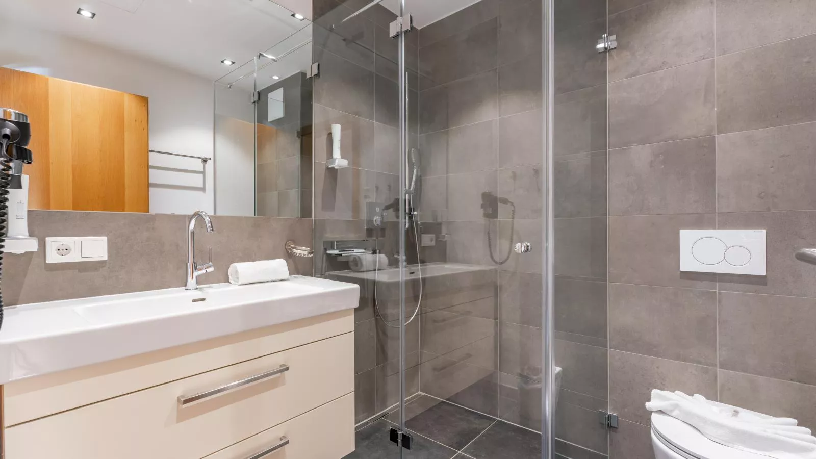 Tauern Suites Mitterwirt TOP 222-Badkamer