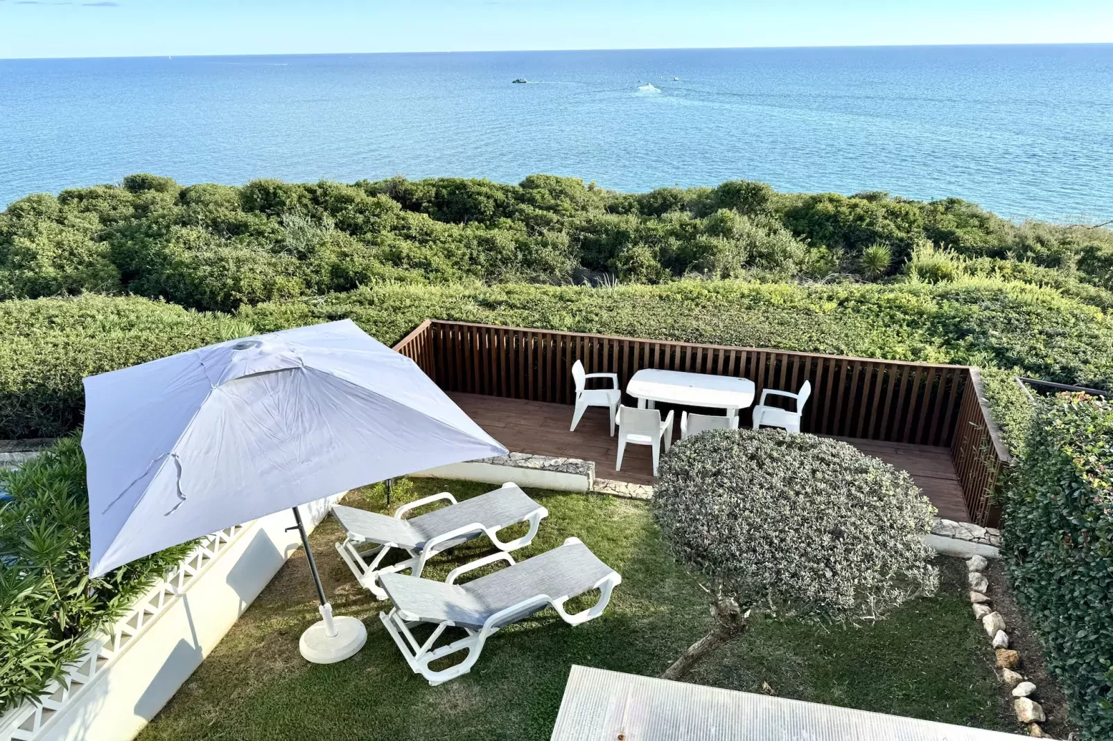 06 Terraços de Benagil (Casa Rosa Azul)-Tuinen zomer