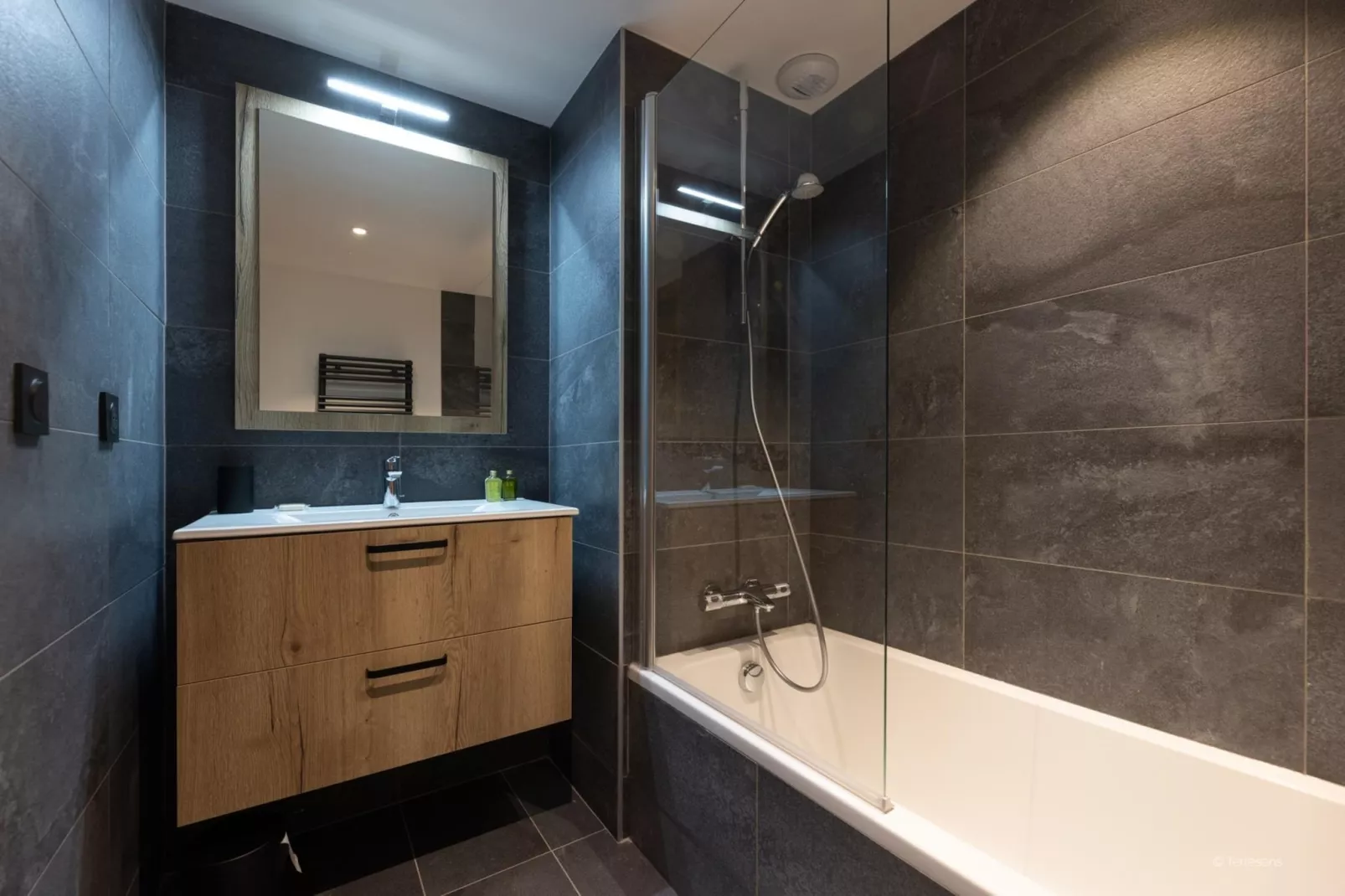 SERRE CHEVALIER Le Cristal Lodge-A36S-Badkamer