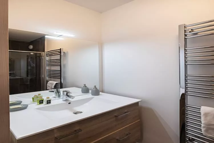 Le Hameau de barthelemy-A46P-Badkamer