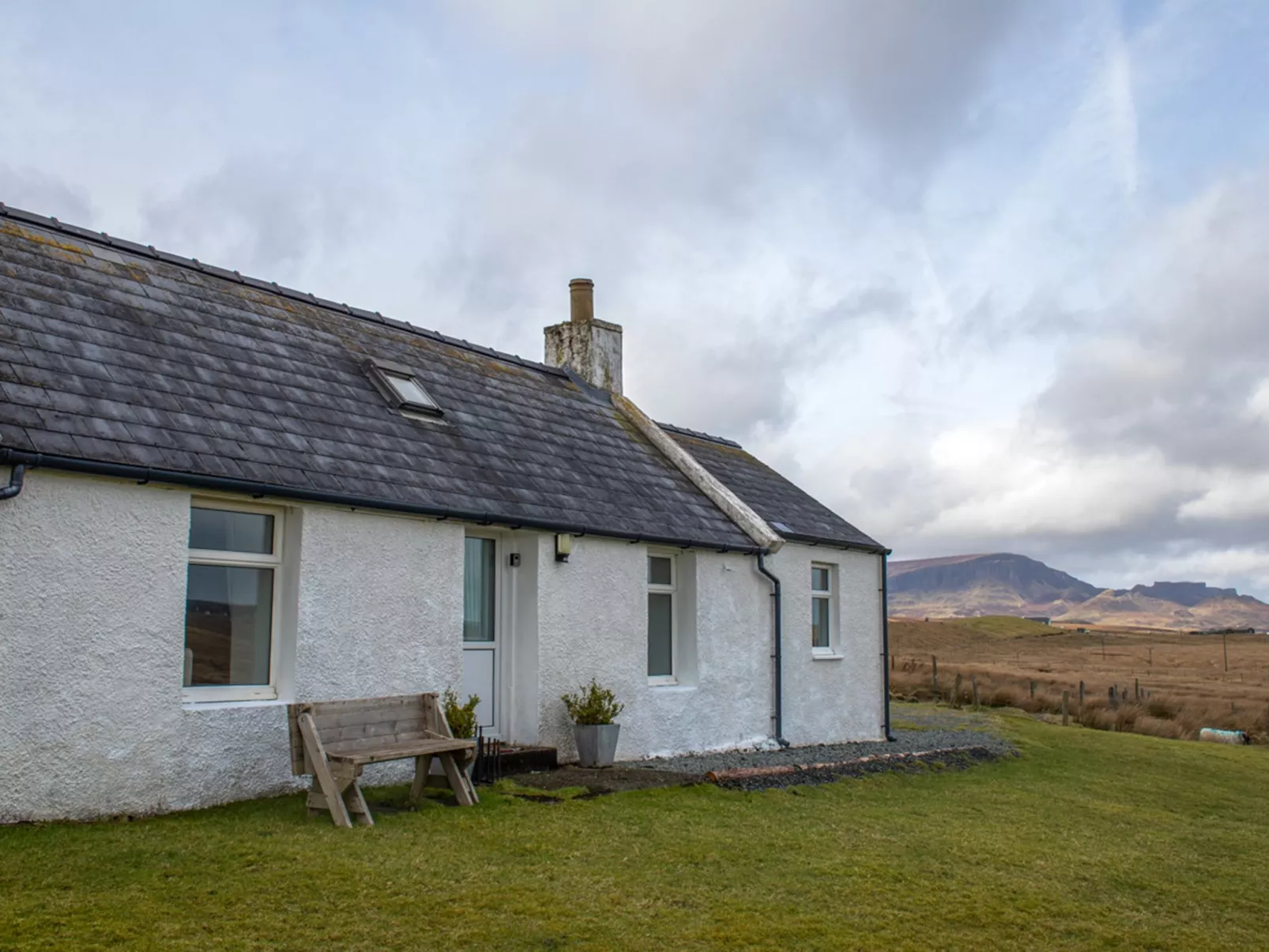 Taigh Mhurdaidh-Buiten