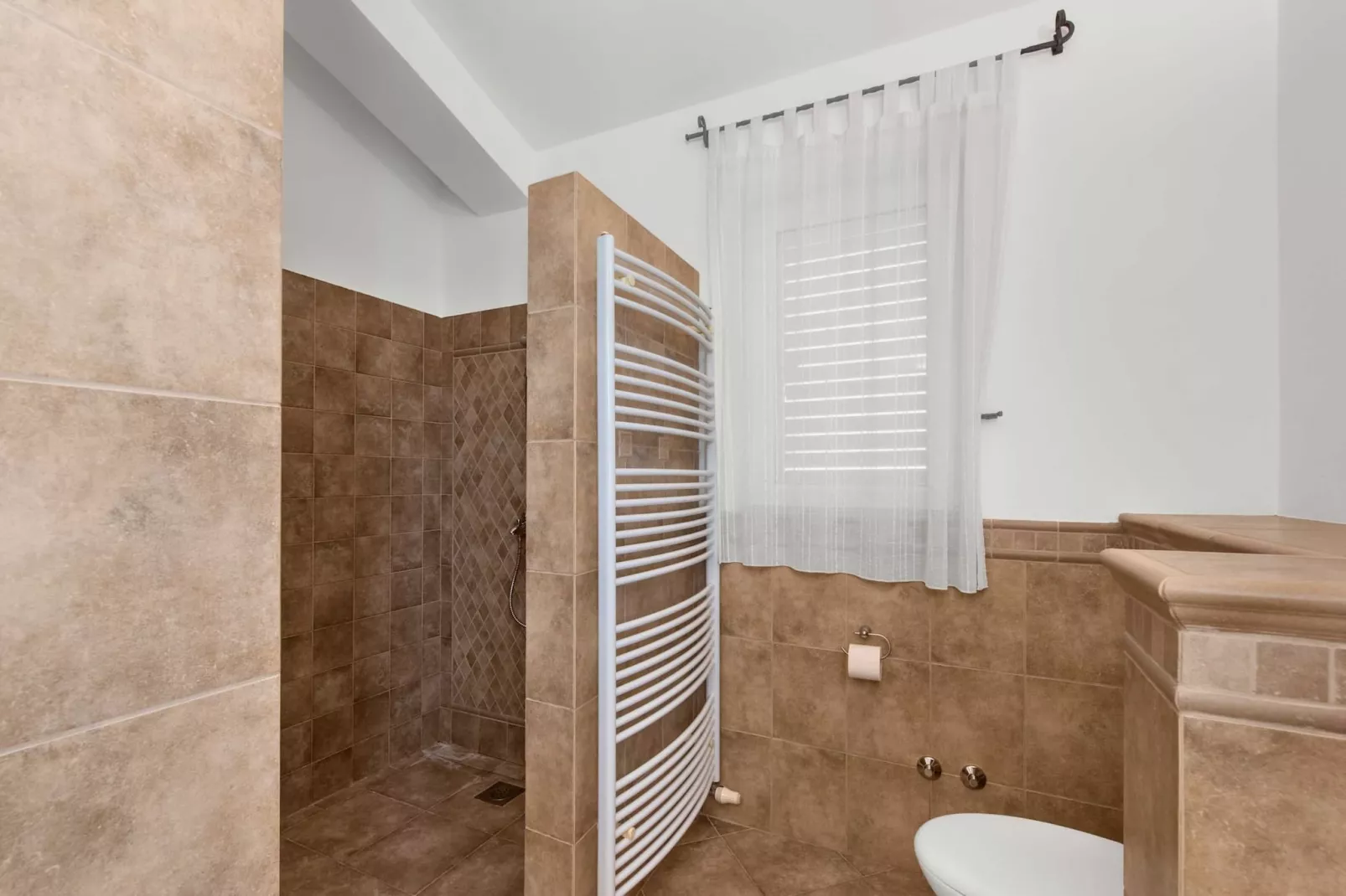 Villa Beauty with Private Pool-Badkamer