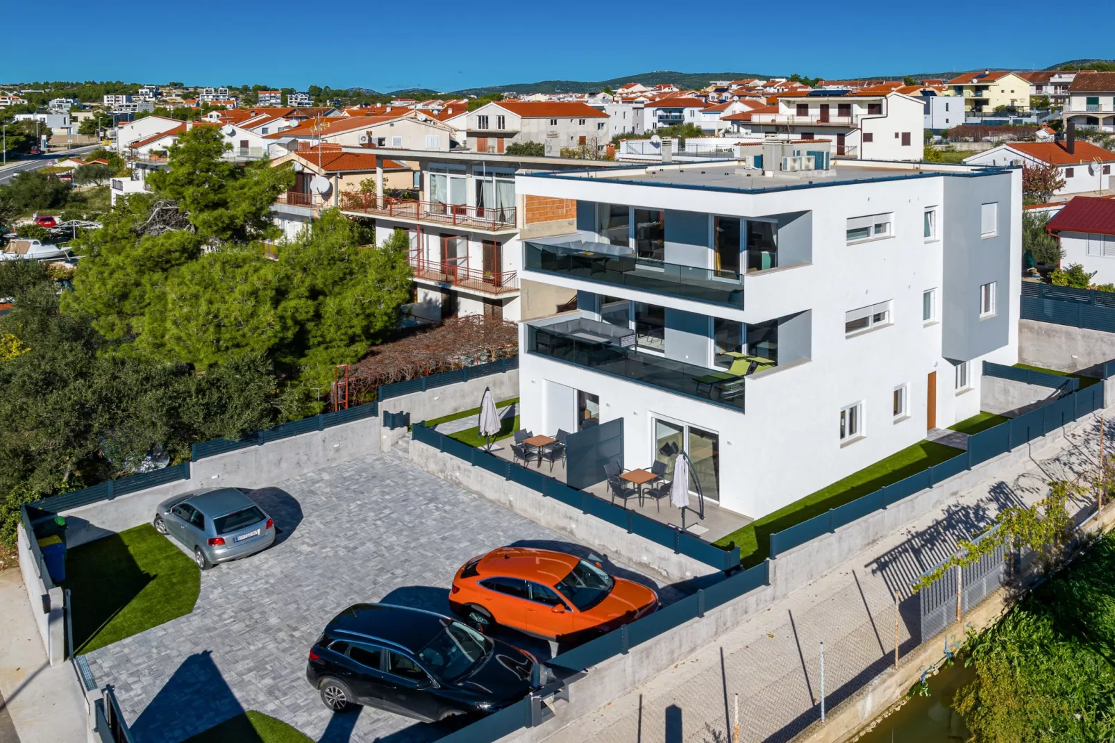 Luxury Apartment Tisa - three bedroom apartment-Buitenlucht
