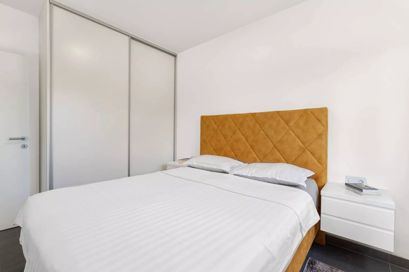 Apartments Velic - Three bedroom apartment C-Slaapkamer