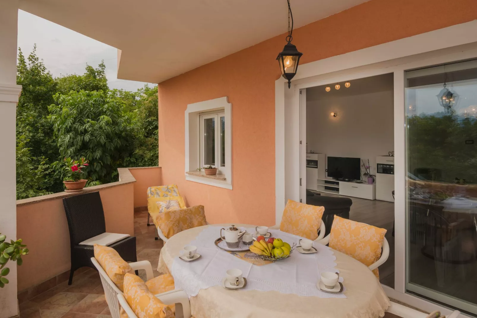 Apartment Lavanda - Four Bedroom Apartment with Hot tub and Terrace-Terras