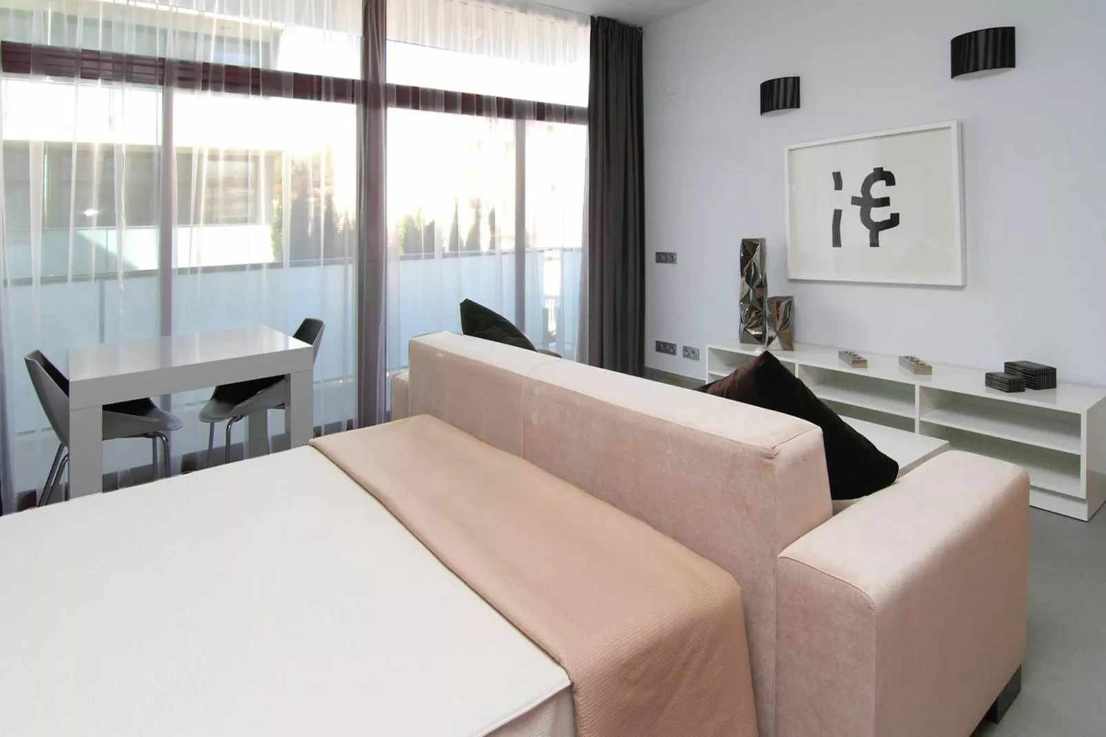 APOLO SUITES RENTALMAR 2/4-Slaapkamer