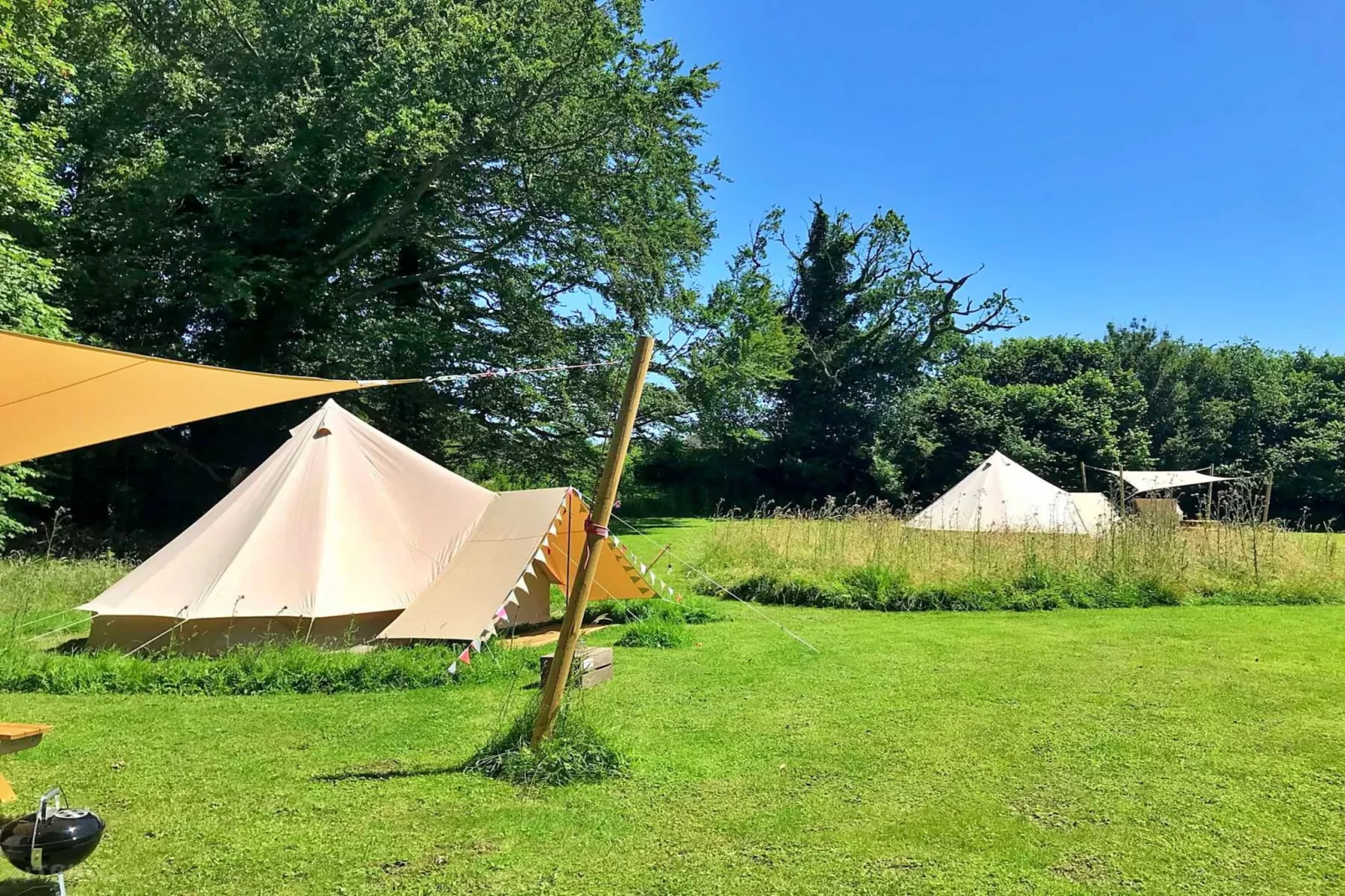 Meadow Glamping Tents-Buitenlucht