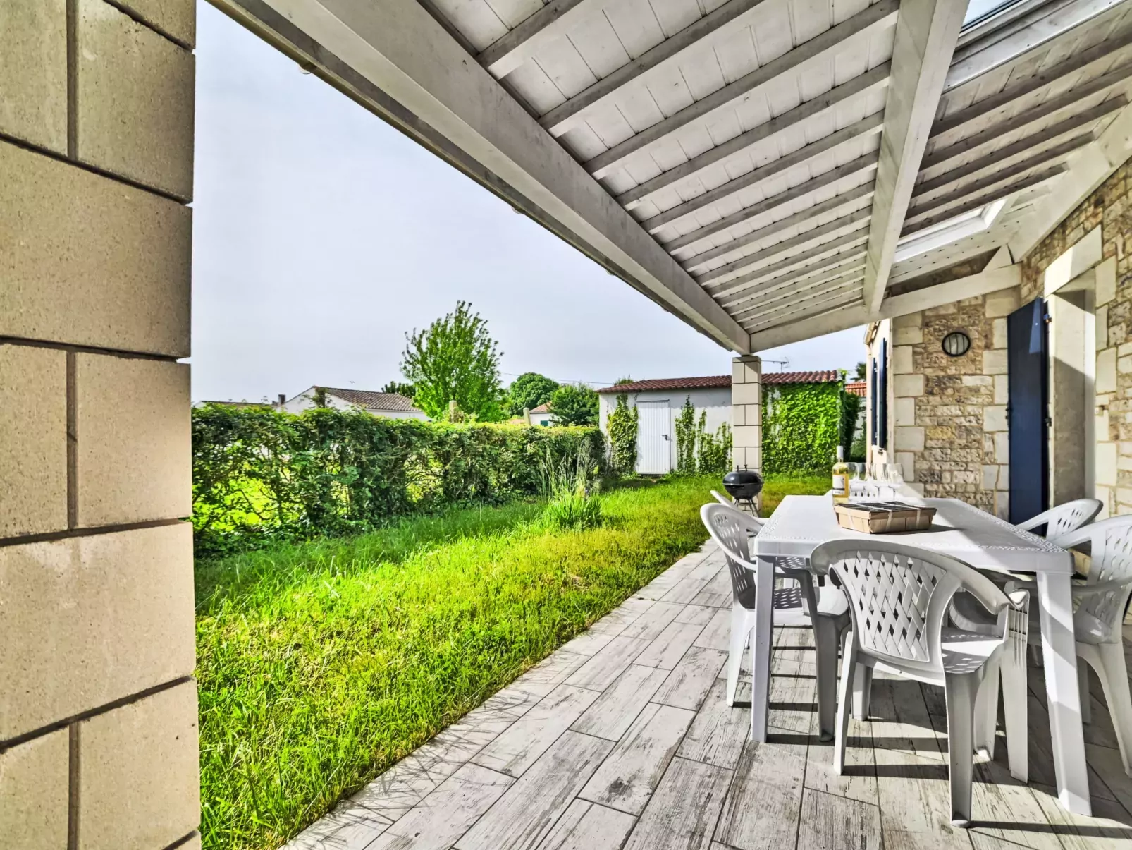 La Brantôme - Buiten