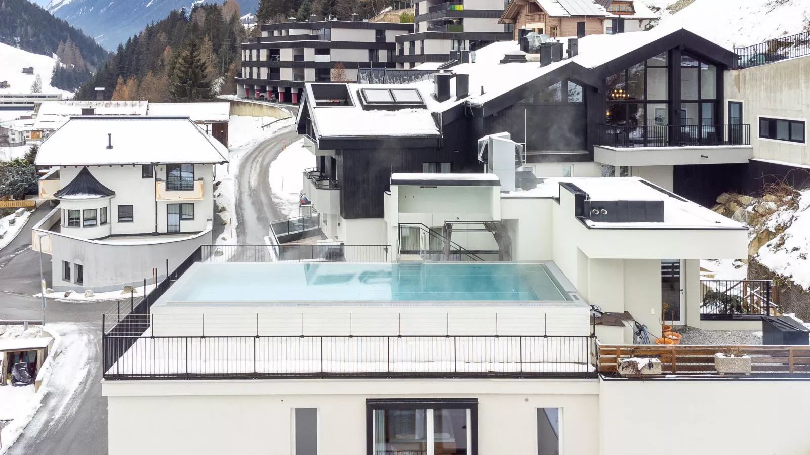 Adult Only Superior Suite-Exterieur winter