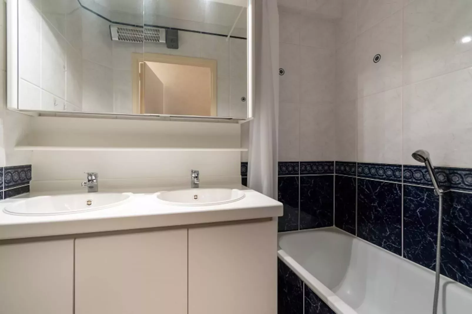 AZURPAL 0501/A5-Badkamer