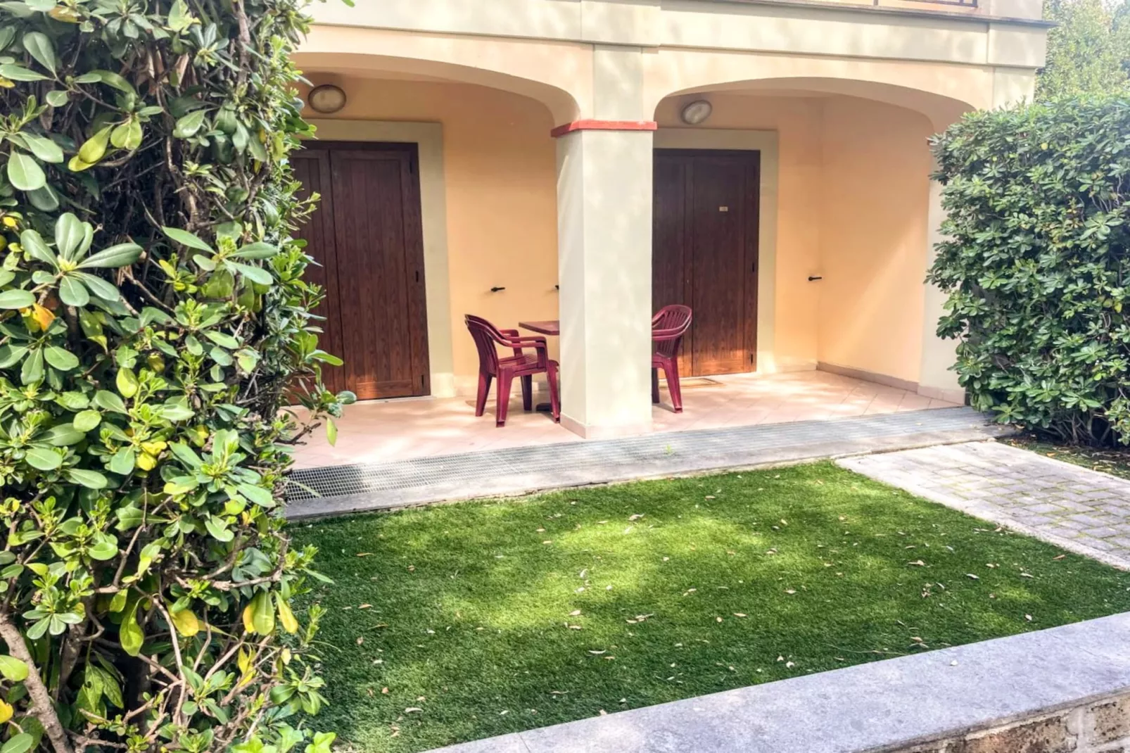 Bilocale vista giardino 105-Tuinen zomer