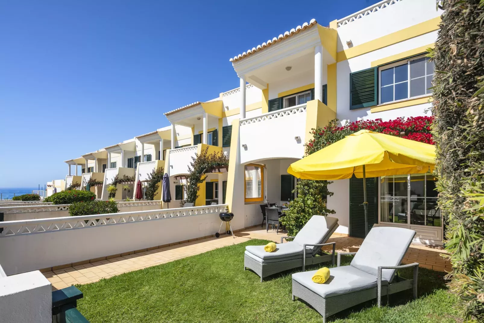 13 Terraços de Benagil (Casa das Flores)-Tuinen zomer