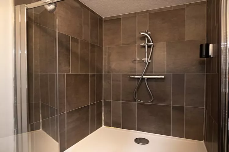 Le Hameau de barthelemy-A46P-Badkamer