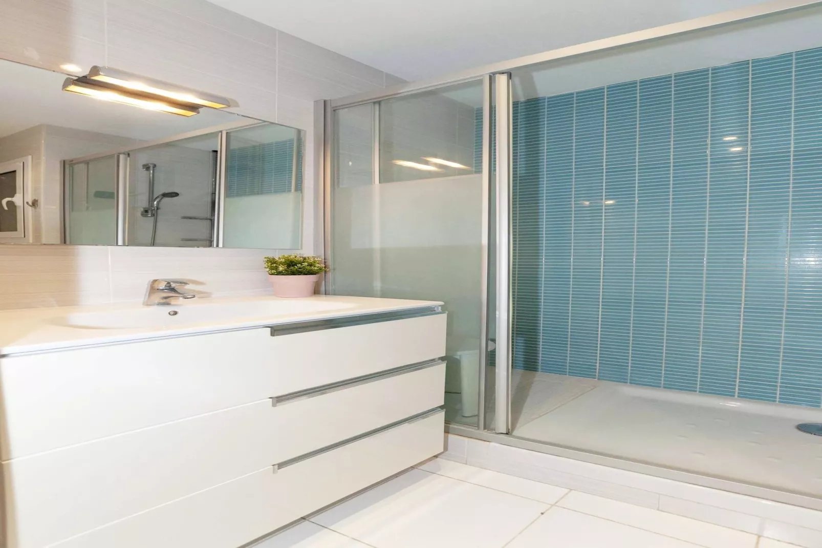 1221 MOLINO 60 m Playa-Badkamer