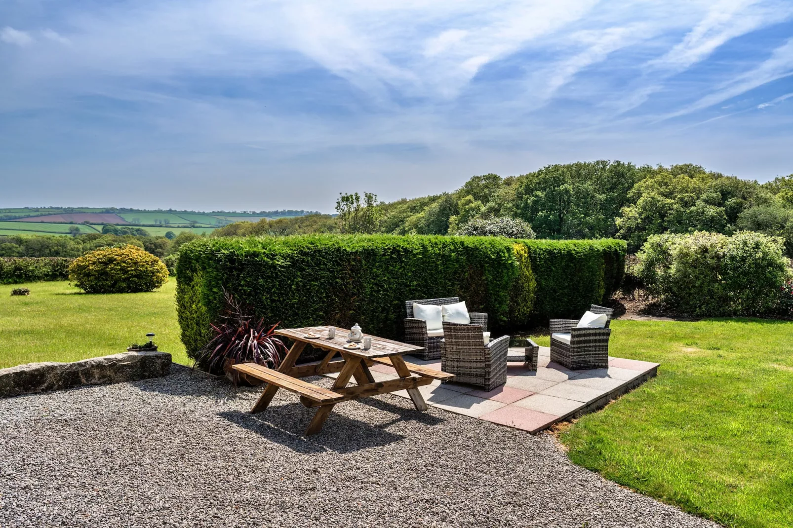 Cutkieve Farm Cottage-Tuinen zomer