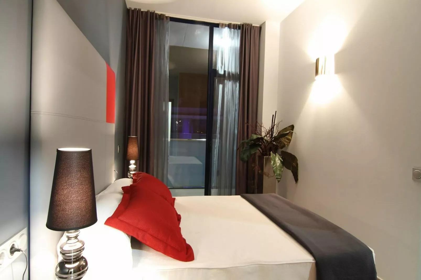 APOLO SUITES RENTALMAR 2/4-Slaapkamer