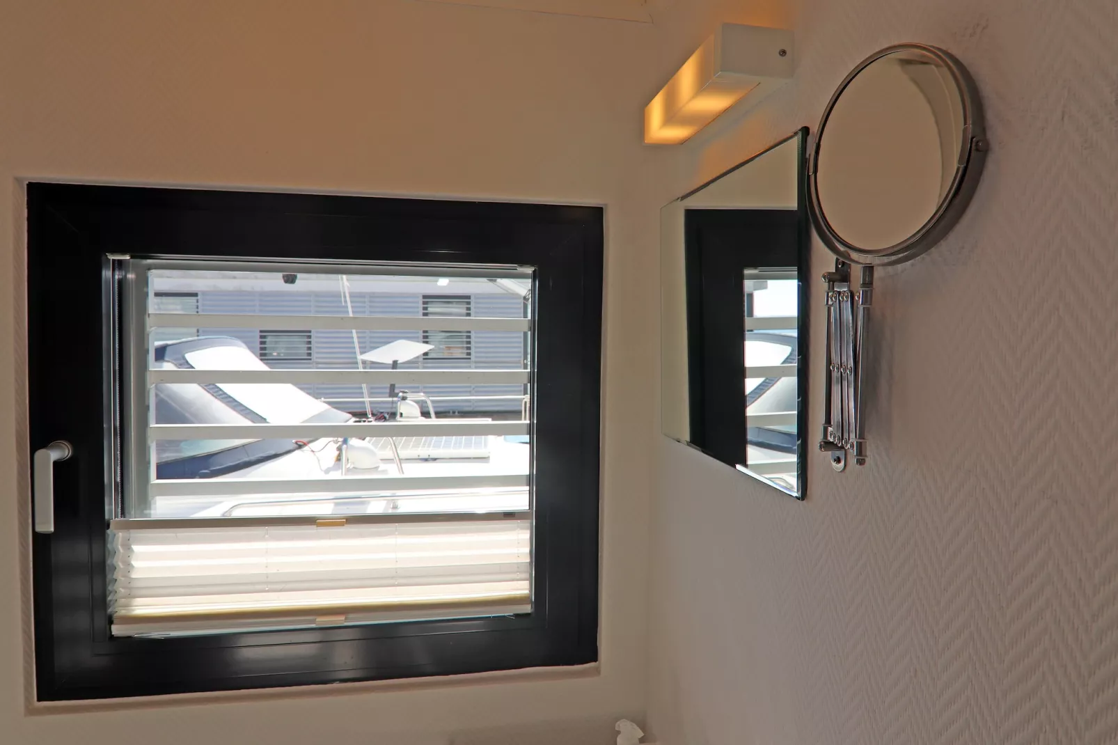 Hausboot Family & Friends LP2 / 1-2 Personen-Badkamer