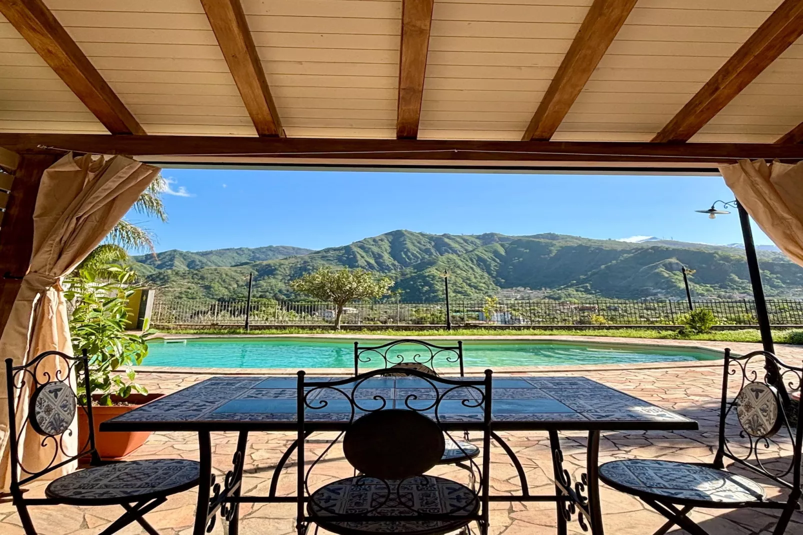 Ferienhaus Francavilla di Sicilia  Villa Uliveto-Terrasbalkon