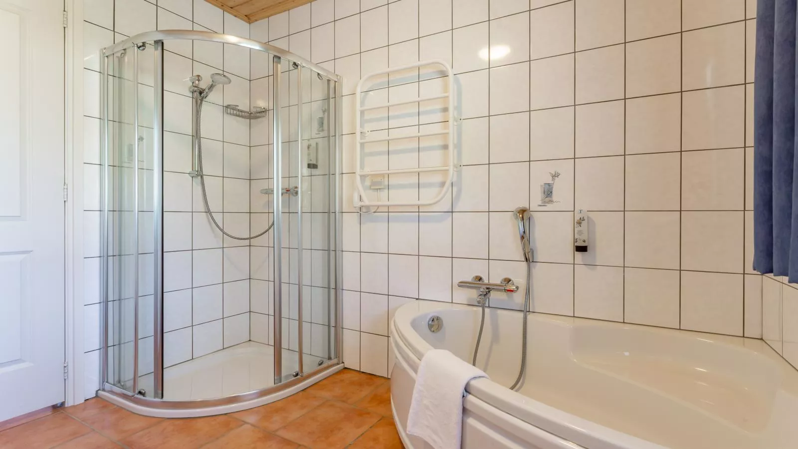 Chapter Two-Badkamer