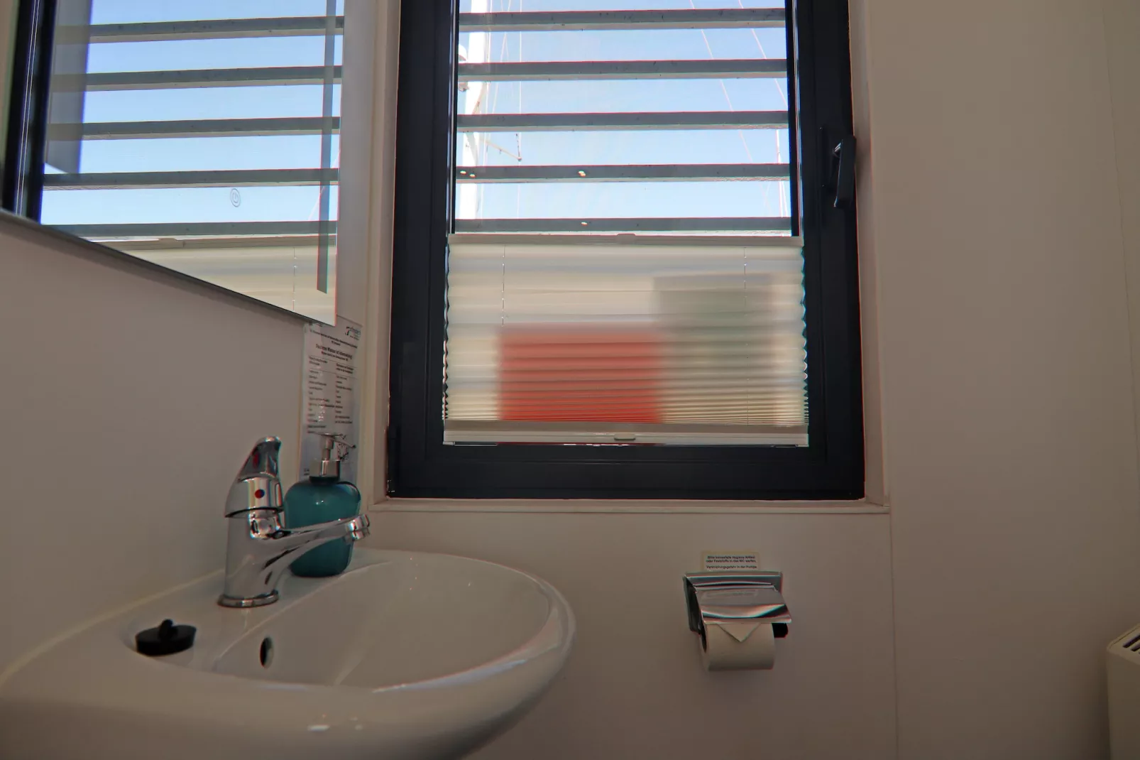 Hausboot Family & Friends LP 3 / 3 Personen-Badkamer