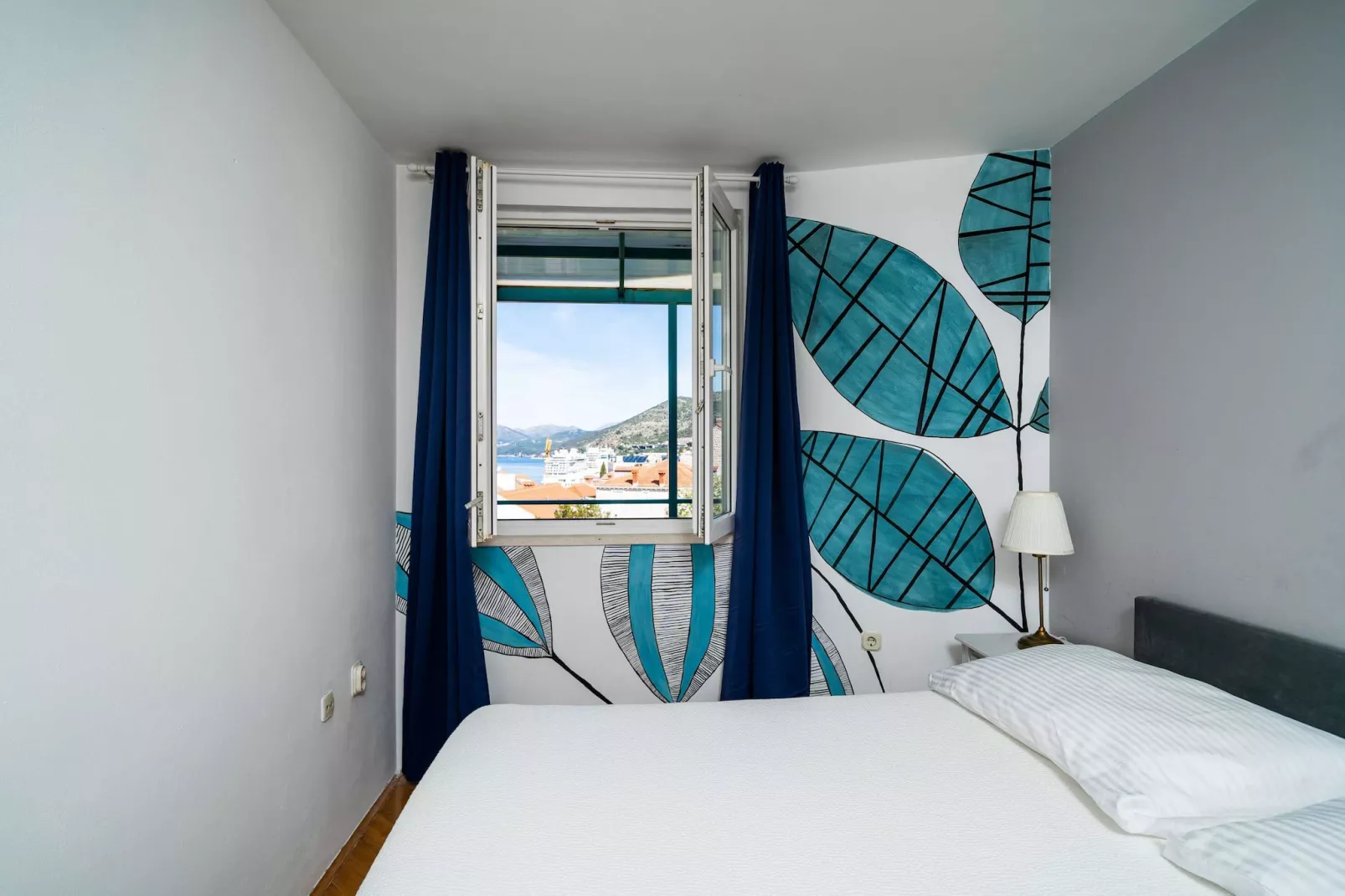 Apartment Radovan - One-Bedroom Apartment with Balcony and Sea View-Slaapkamer