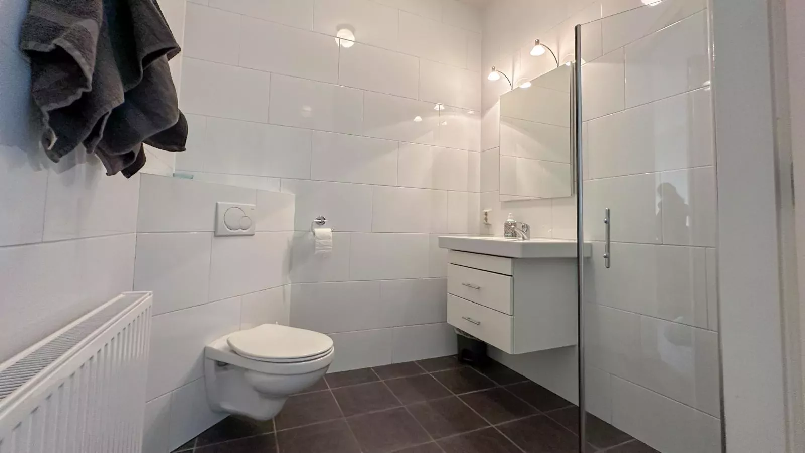 Dorsvloer-Badkamer