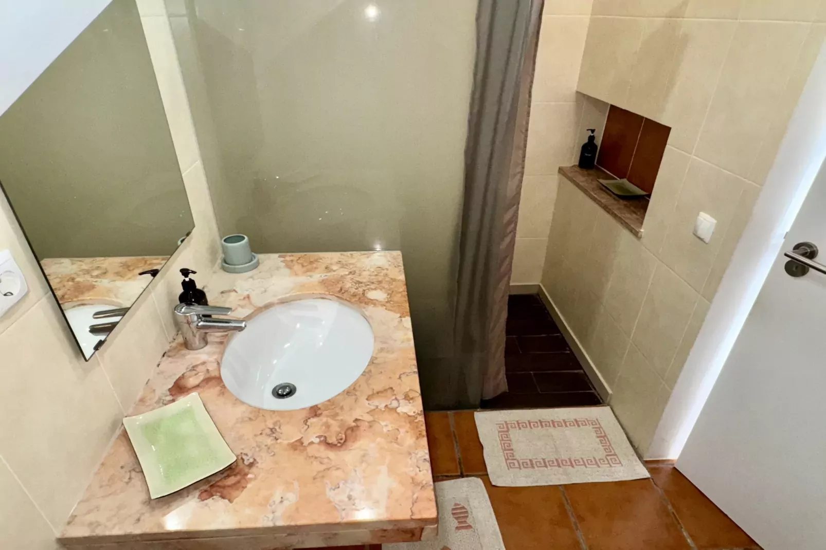 01 Terraços de Benagil 1 (Casa Beleza)-Badkamer