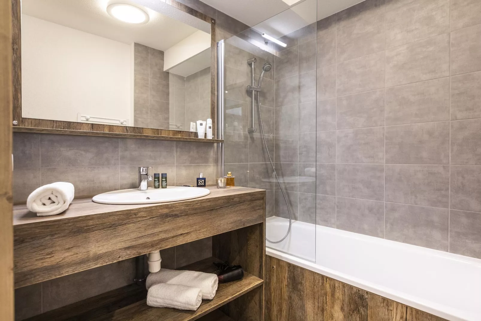 LES DEUX ALPES_S4-Badkamer