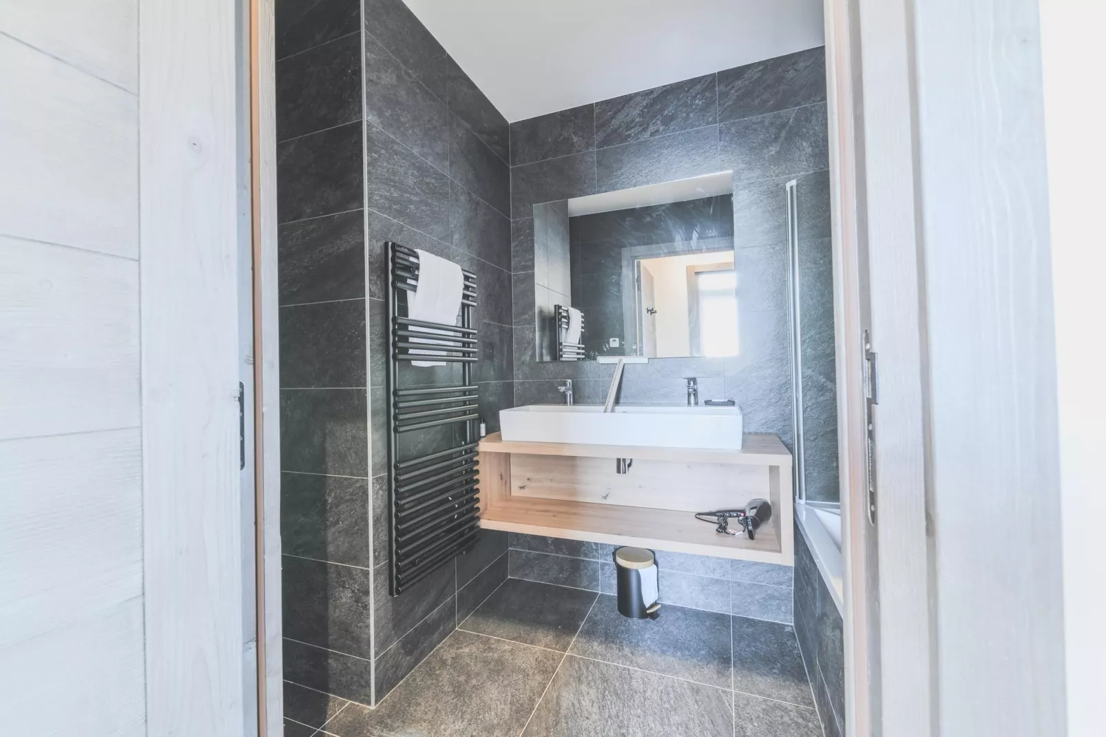 Résidence PLAN PEISEY Le Quartz -A48S-Badkamer