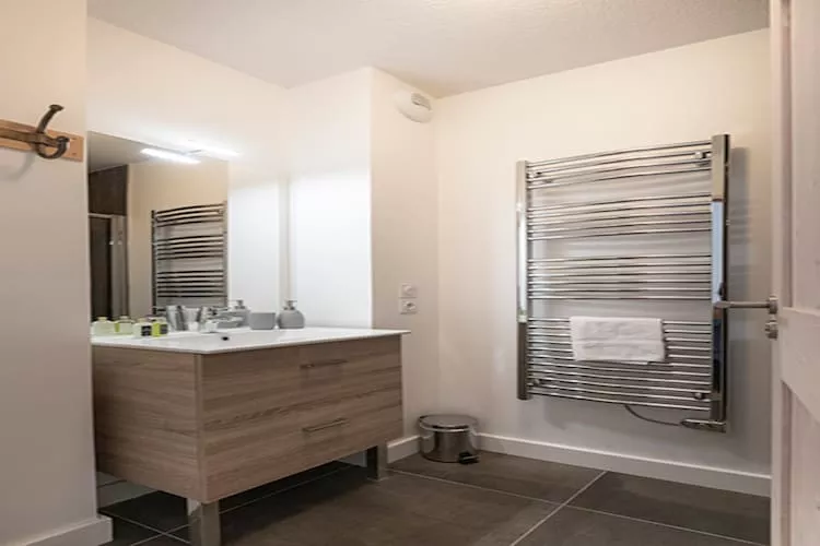 Le Hameau de barthelemy-A46P-Badkamer