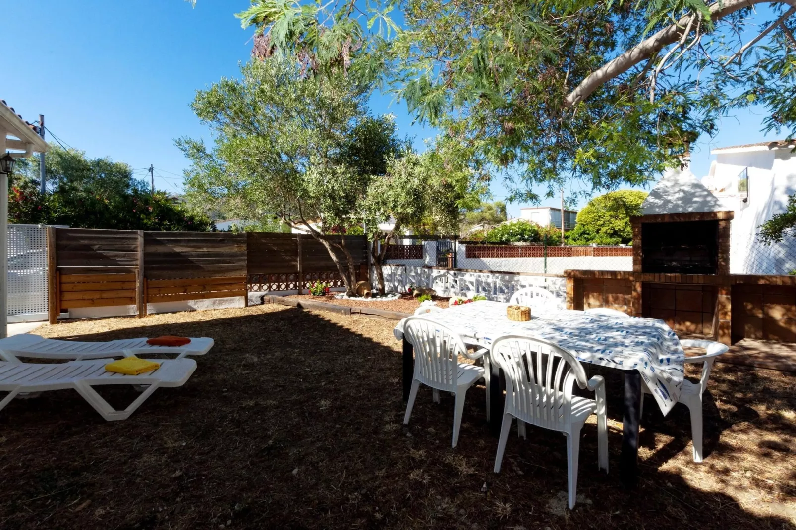 1215 BAIX CAMP casa con jardin-Uitzicht zomer