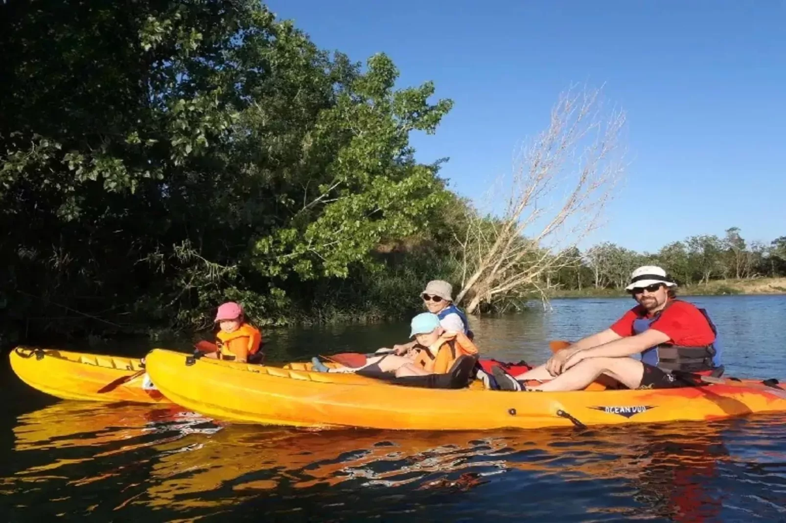 1222 CLUB NAUTIC vista canal-Gebieden zomer 20km