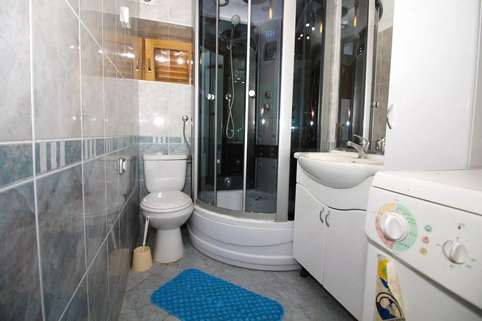 Holiday Home Serov-Badkamer