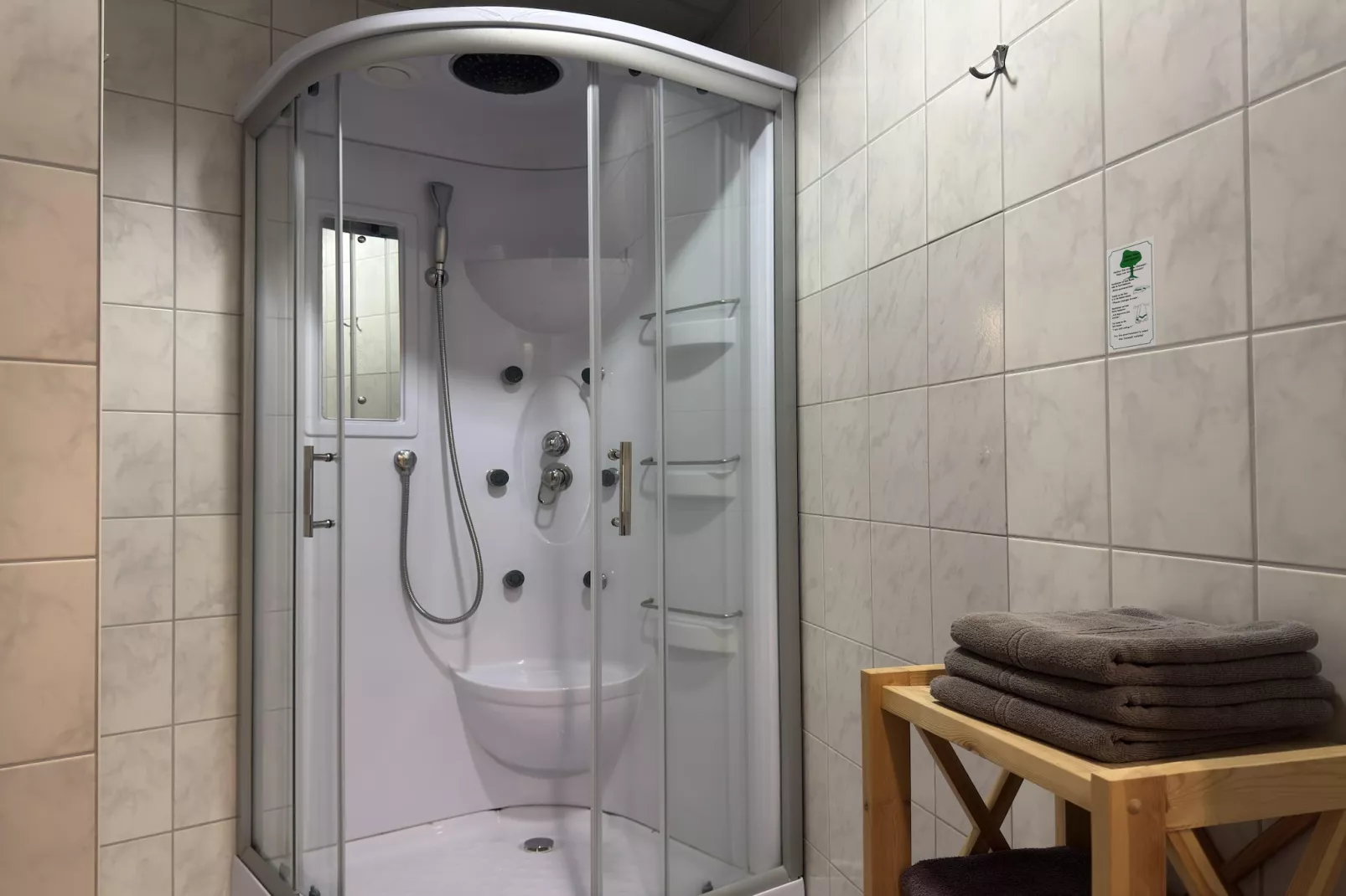 Residence Park am Schweriner See / 2-Raum-App im 2 Stock 60 qm-Badkamer