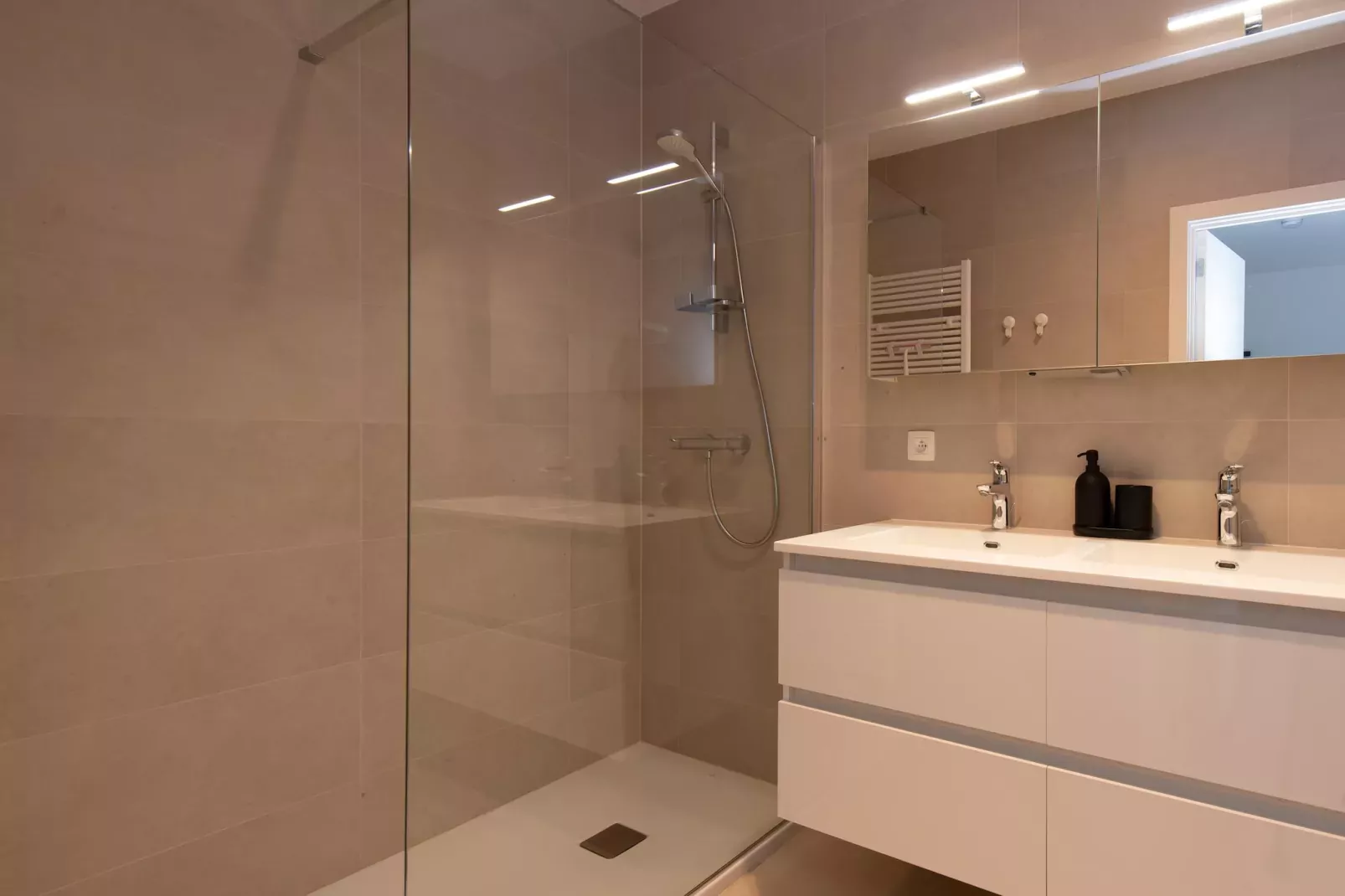 Sky Bridge-Badkamer